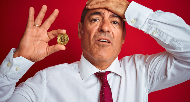 Эксперт не советует покупать биткоин / depositphotos