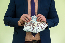 Сколько наличных денег держит каждый украинец: Инфографика