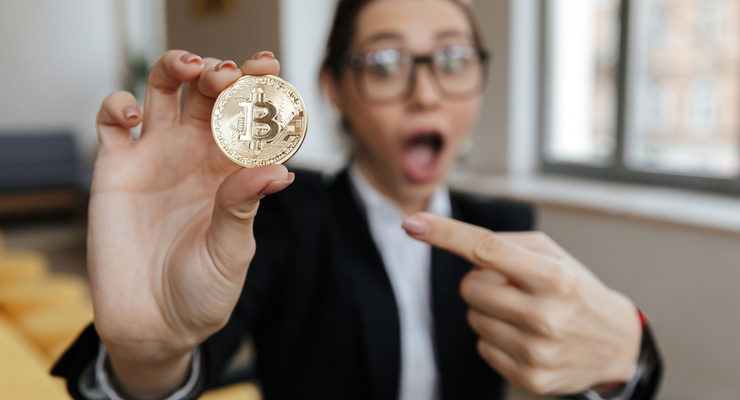 Биткоин дешевеет / depositphotos