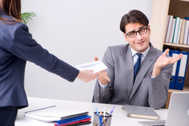 Один официально трудоустроенный украинец содержит двух неработающих, — Минэкономики