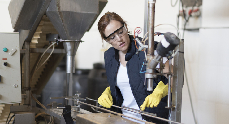 Учителя ищут работу на заводах и предприятиях пищевой промышленности / depositphotos