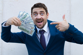 Средняя зарплата в Украине превысила $500 — впервые в истории