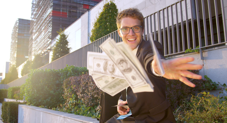 Некоторым украинцам на Кипре платят больше 200 тыс. грн. / depositphotos