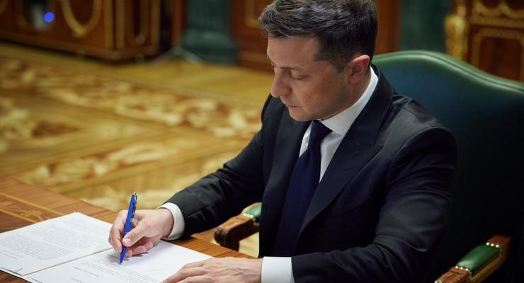 Зеленский подписал закон о ликвидации банков
