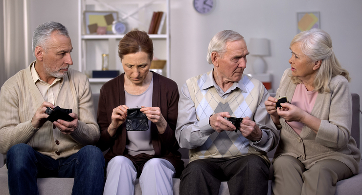 Пенсии в Украине поднимут / depositphotos