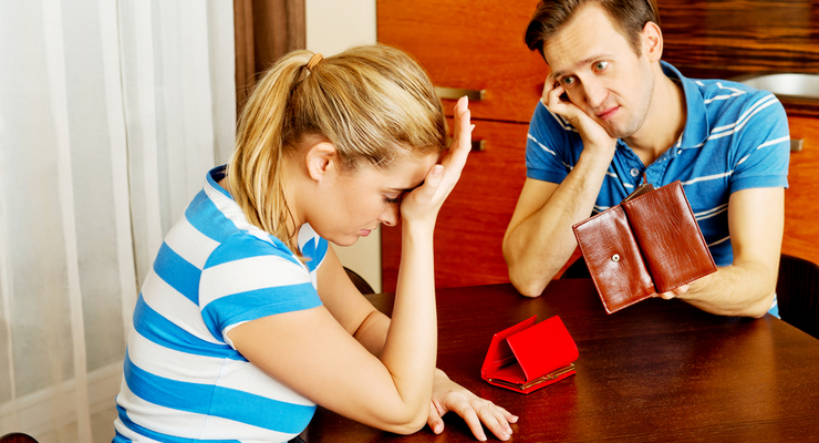  Зарплата украинцев упала до 14 тыс грн за месяц / depositphotos