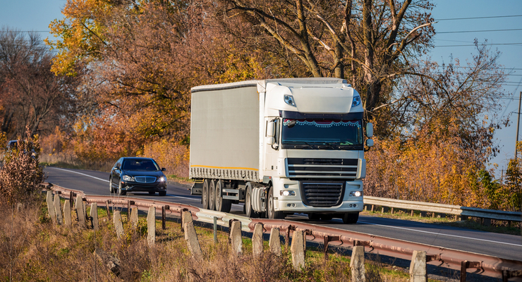 На автодорогах Украины установили Weigh-in-Motion  / depositphotos