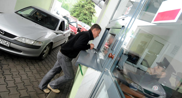 Украинцам станет сложнее въехать в ЕС / depositphotos