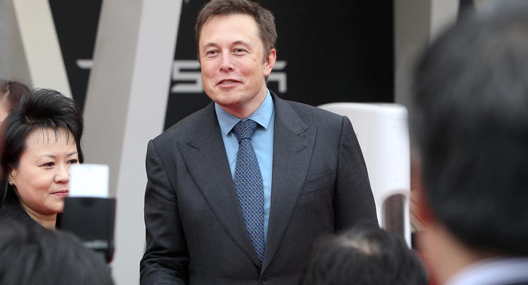 Маск может продать акции Tesla: миллиардер попросил совета у пользователей Twitter
