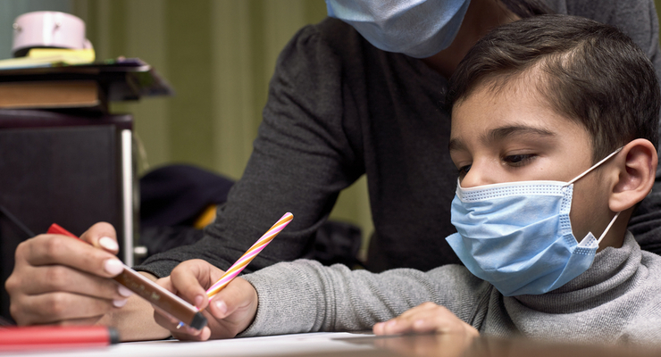 В Киеве школьники продолжат учиться на "дистанционке" / depositphotos