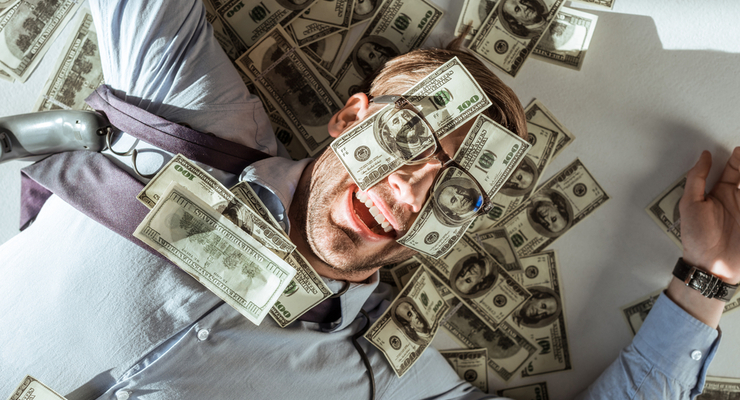 В Ровенской области  в одном из сельских советов депутат оказался долларовым миллионером / depositphotos