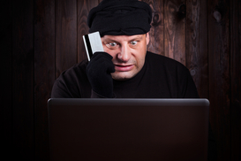 Киберполиция предупредила об аферах на "черную пятницу": как не стать жертвой мошенников