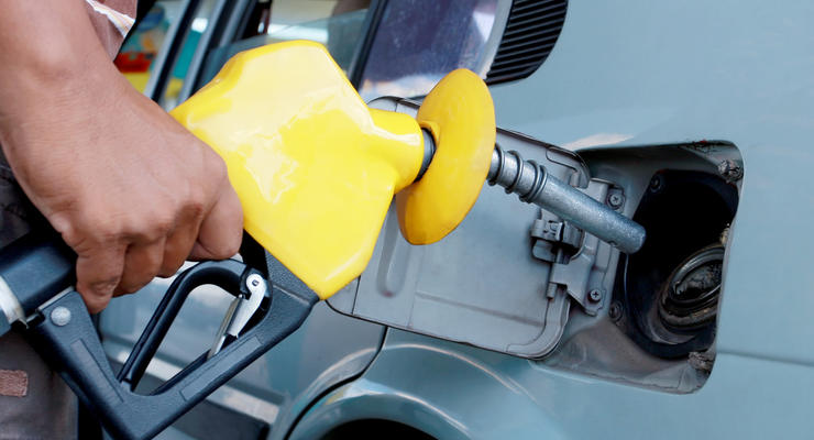 Бензин и дизельное топливо на АЗС в ноябре подешевели