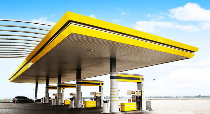 Крупные сети АЗС снизили цену на бензин и дизтопливо