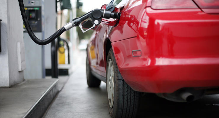 Цены на бензин и дизельное топливо в сетях АЗС продолжают снижаться