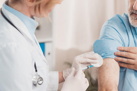 В Украине вводят бустерную дозу вакцины: кого касается