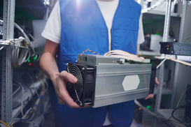 Запрещают добычу криптовалюты, чтобы сэкономить на зиму — что происходит в Иране