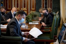 У Президента рассказали, на что украинцы тратят тысячу за вакцинацию