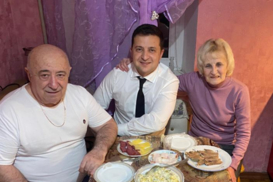 Зеленский поздравил украинцев с Рождеством - видео