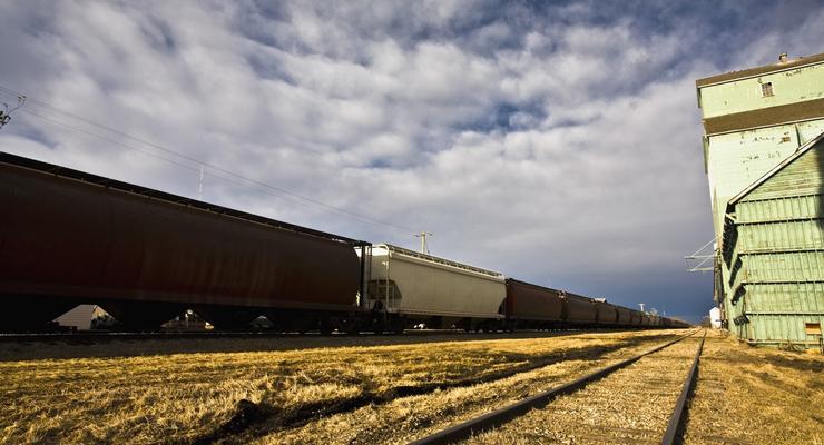 "Укрзализныця" перевезла 3,865 млн тонн зерновых грузов в декабре 2021 года