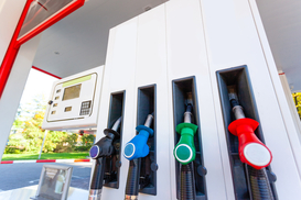 Импорт бензинов на АЗС Украины увеличился: откуда поставляли топливо в 2021 году