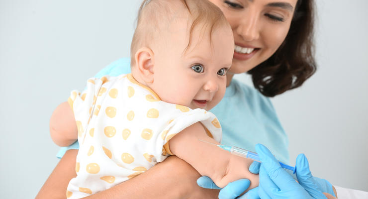 Вакцинация против COVID-19: В Израиле будут прививать младенцев