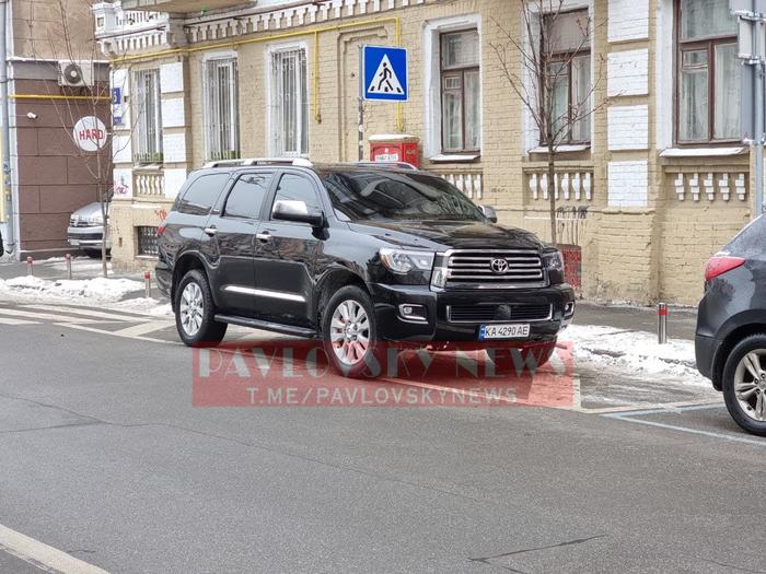 Фото автомобиля Виталия Кличко в Telegram-канале PavlovskyNEWS