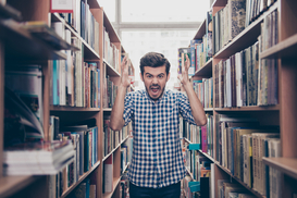 "Тысячу забрали, книги не прислали": Украинцы возмущаются в соцсетях