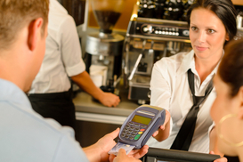 Украинских предпринимателей предупредили о штрафах за отказ принимать платежные карты