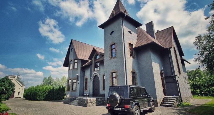 Под Киевом продают мрачный замок за миллион долларов - фото
