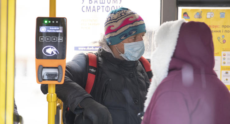 В транспорте Киева можно будет расплачиваться банковской картой - детали