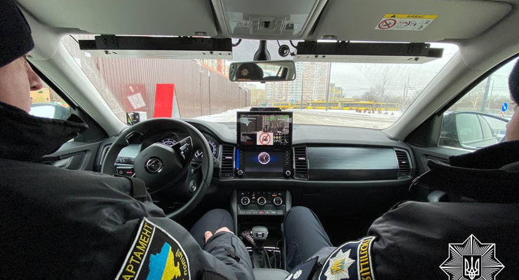 "Фантомы" на дорогах Украины: Полицейские выписали около 1 тыс постановлений