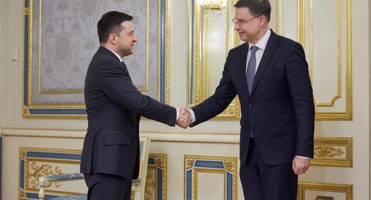 Украина получит от ЕС первый транш в размере 600 млн евро