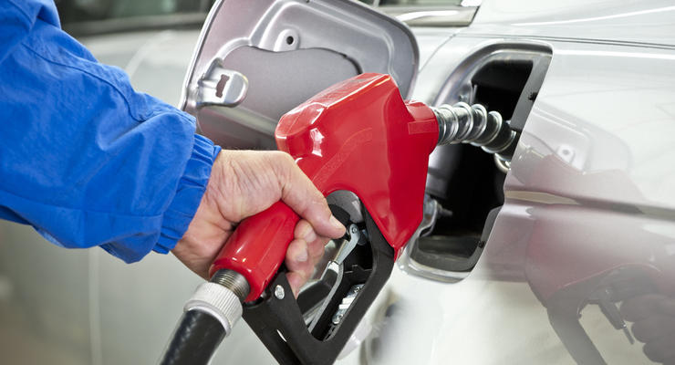 Бензин и дизельное топливо в Украине подорожали: какие цены установили АЗС