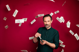 Курс валют на 8.02.2022: Доллар упал ниже 28 грн