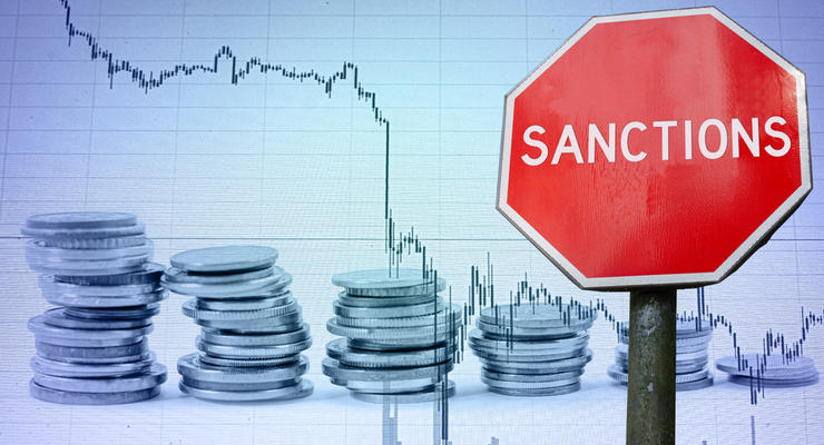 Санкции против РФ: Ограничения затронут 70% банковского рынка