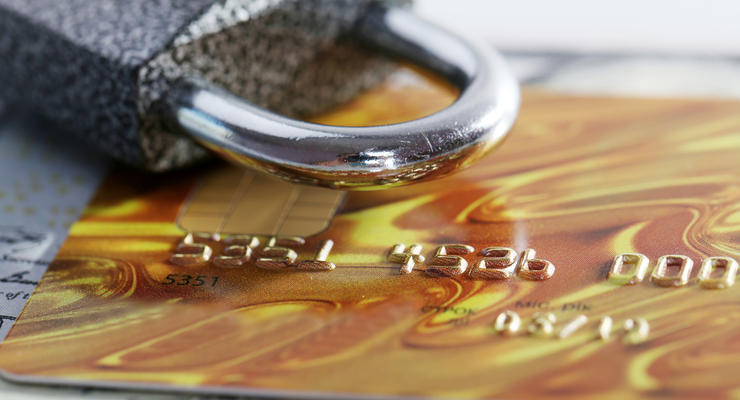 В Украине запретили белорусские и российские банковские карты