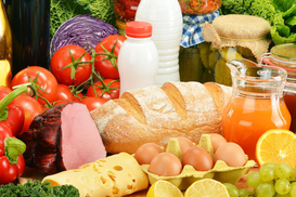 В КГГА рассказали, где можно получить продуктовые наборы