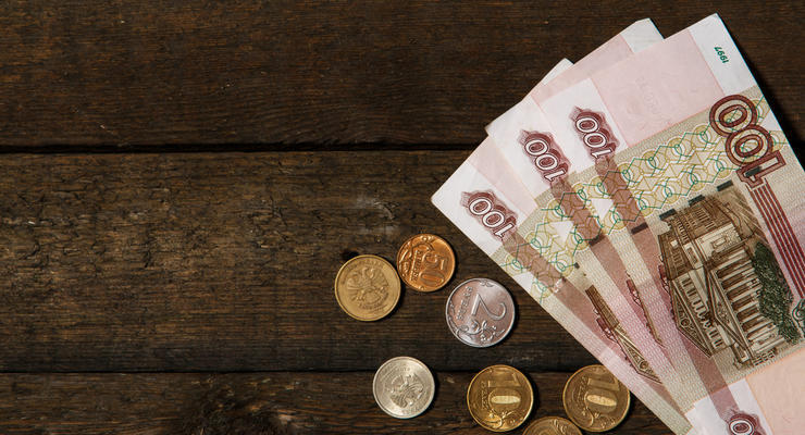 Банки в Беларуси перестали принимать российские рубли