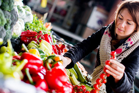 Сеть АТБ временно закрыла десятки магазинов из-за войны в Украине