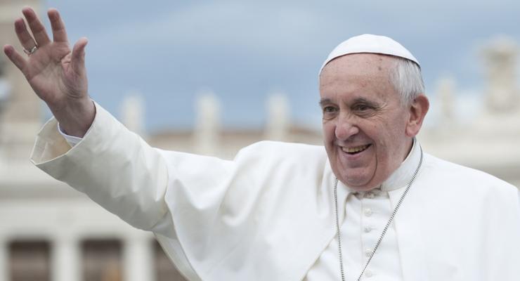 Папа Римский подарил авто скорой помощи медучреждению Львовщины