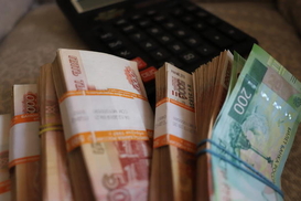 В РФ предложили ввести рублевый расчет за нефть, уголь и металл