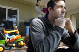 Новая услуга в "Дії": Украинцы могут оформить статус ВПЛ и получить денежную помощь