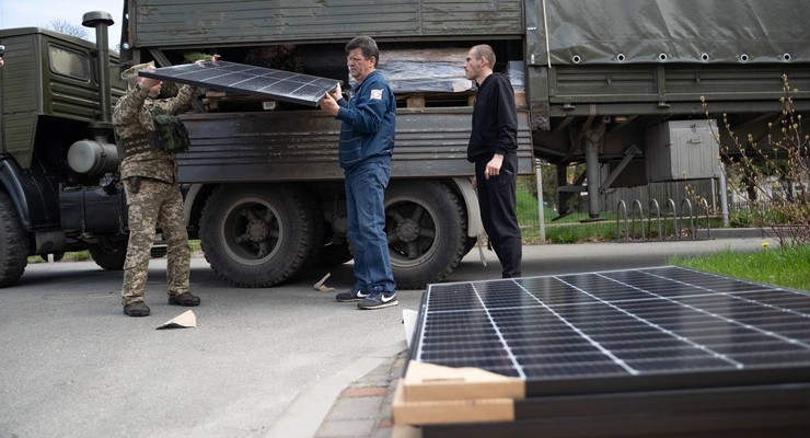 Илон Маск передал Украине станции Tesla Powerwall / t.me/zedigital