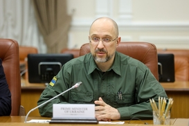 Чи дозволять чоловікам виїжджати з України під час війни - відповідь Шмигаля