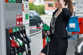 Цены на бензин вырастут: В Минэкономики назвали среднюю стоимость