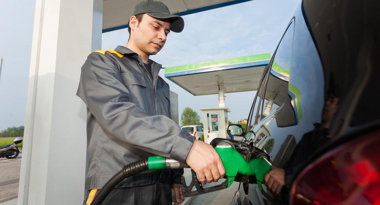 Топливо будет: Украина получит 25 тыс. тонн бензина из Польши