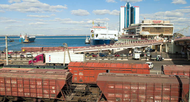 Экспорт зерна: Украина готовит план "Б" в случае невозможности деблокады морских портов