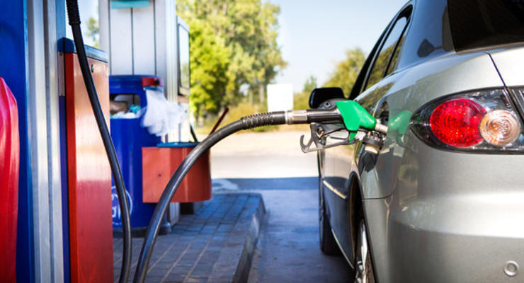 Цены на автогаз снижаются: Сколько стоит литр топлива на АЗС