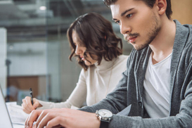 Работа в ІТ: Востребованы ли нетехнические специалисты и на какие зарплаты могут рассчитывать